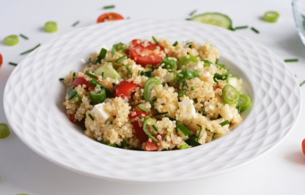 Fitness Rezept: Tabbouleh Salat mit frischen Kräutern und Quinoa